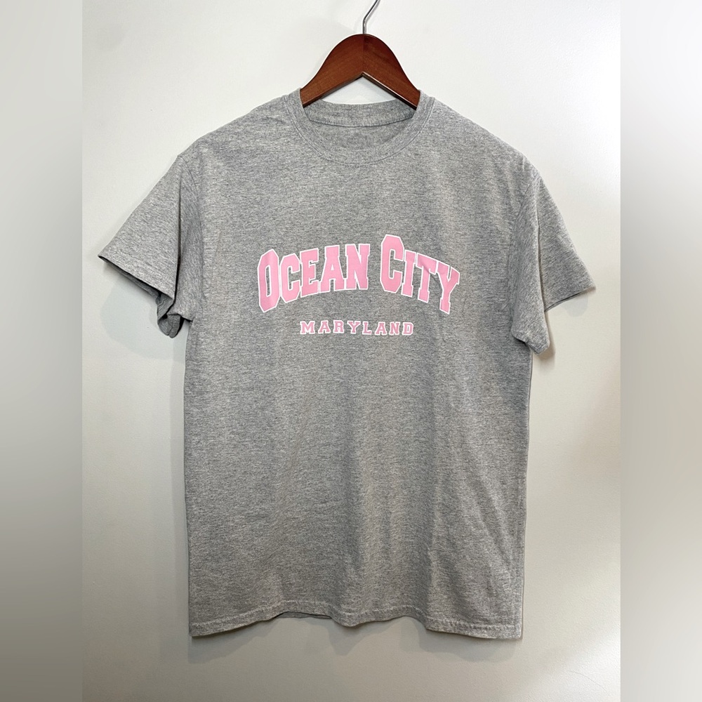 Woman’s Ocean City Maryland TShirt gray size Small
